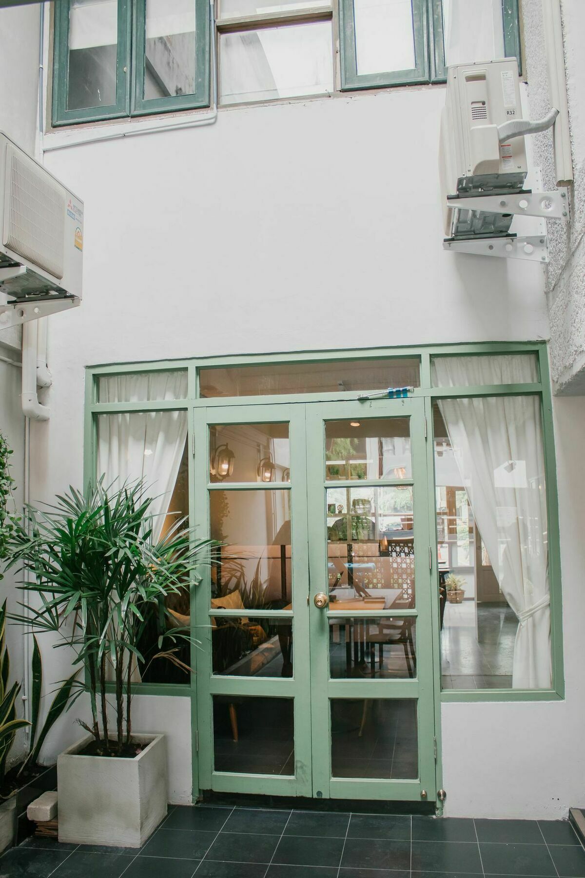 בנגקוק Weeping Willow Sukhumvit 26 מראה חיצוני תמונה